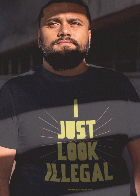 I Just Look ILLEGAL - Men T-shirt